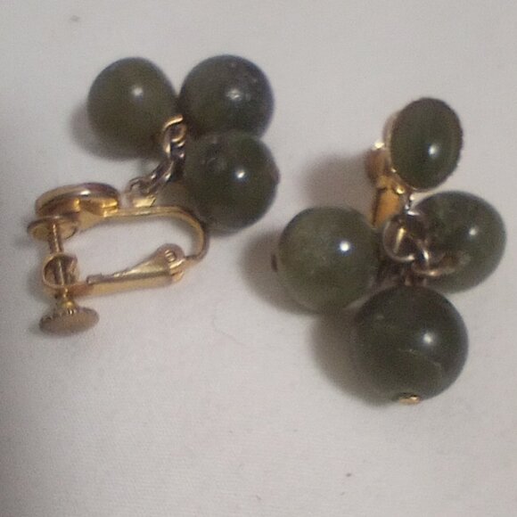 Vintage Green Jade Bead Cluster Drop Earrings - Picture 5 of 5